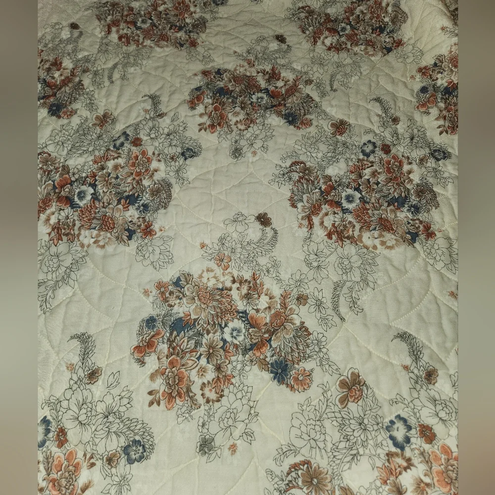 Vintage 1970s Floral Quilted Comforter by J.P. Stevens